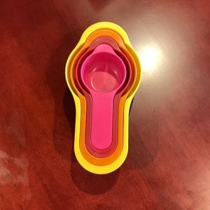 Nesting Measuring Cups